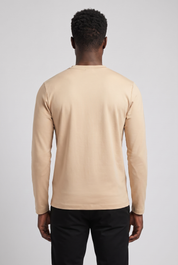T-shirt manches longues beige MONVALERE vu de dos : coupe arriere et tombee du vetement