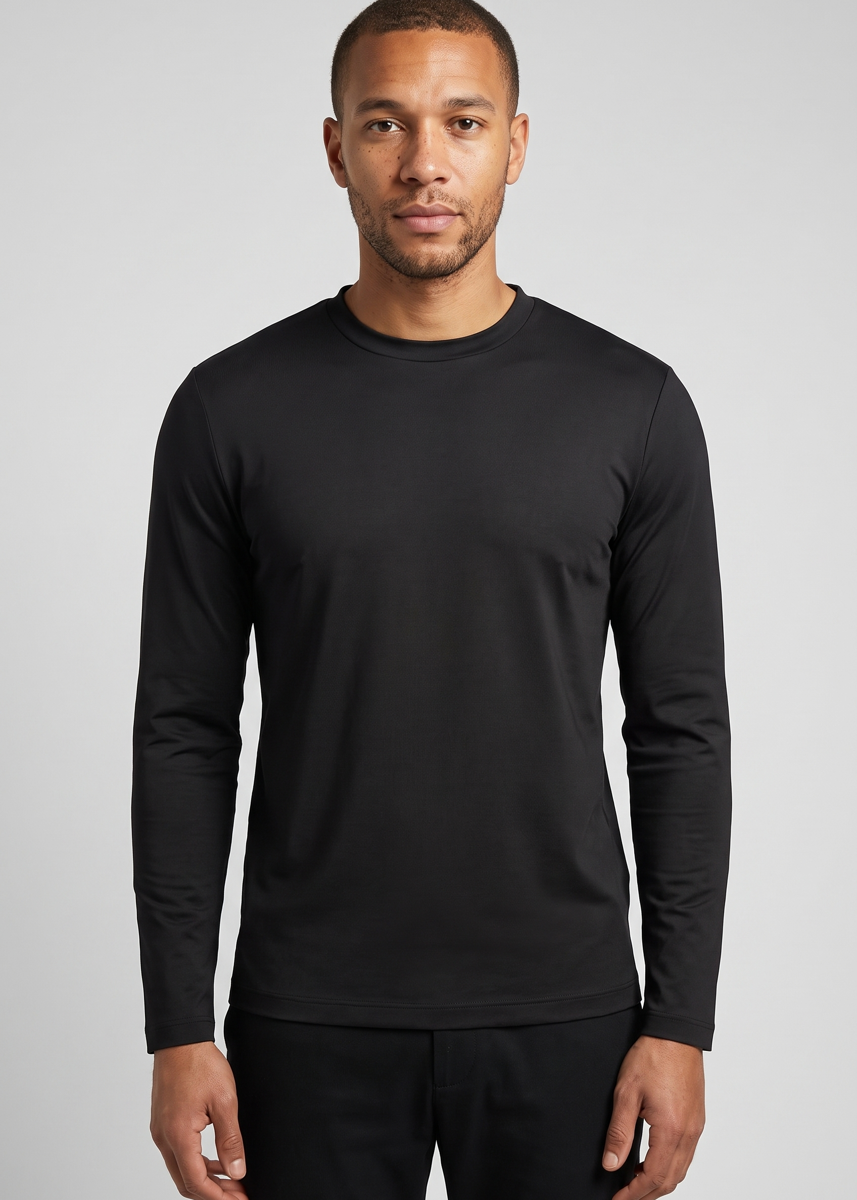 T-shirt manches longues noir MONVALERE porte, vue de face