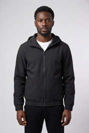 Veste a capuche noire MONVALERE portee, vue de face