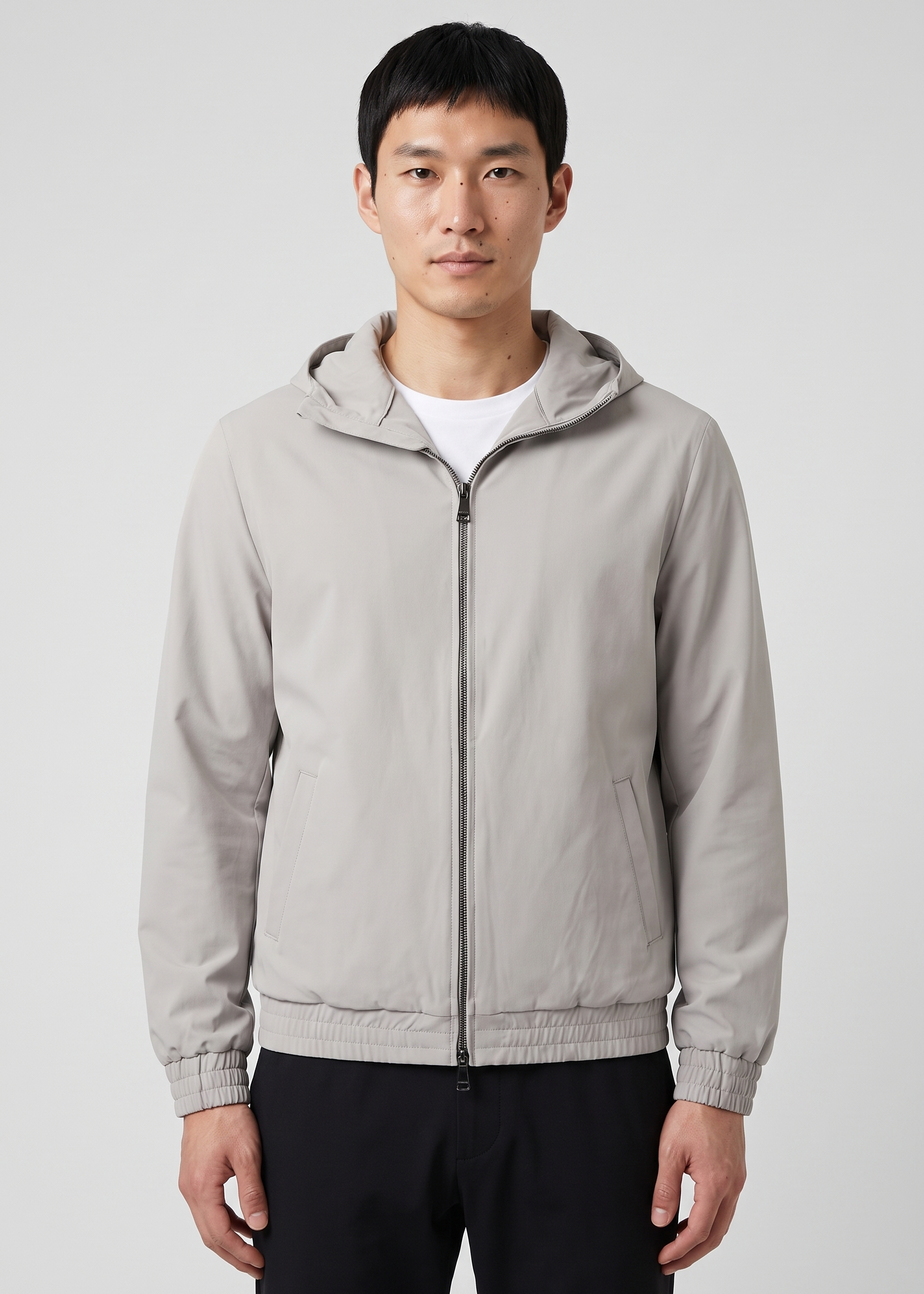 Veste a capuche gris elephant MONVALERE portee, vue de face