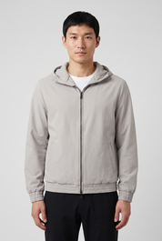 Veste a capuche gris elephant MONVALERE portee, vue de face