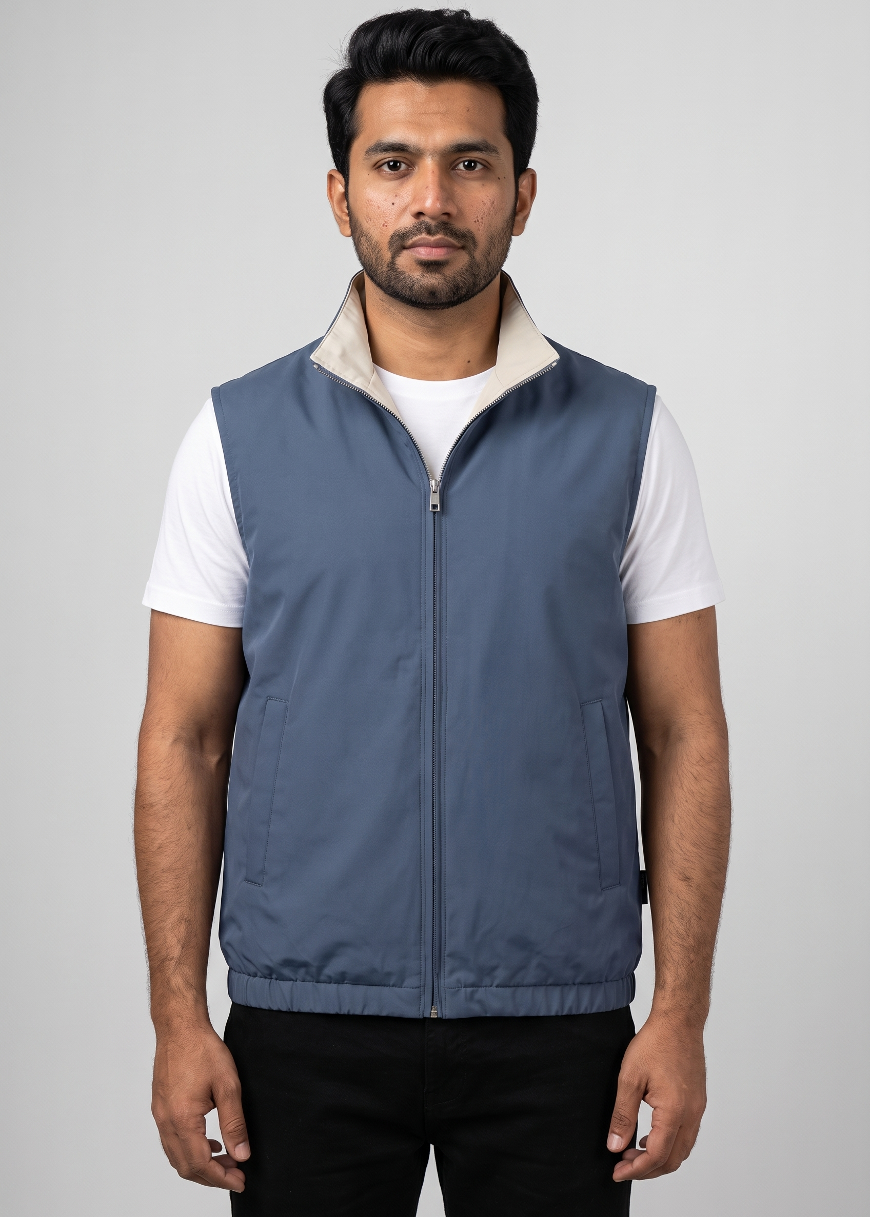 Gilet sans manches bleu MONVALERE porte, vue de face