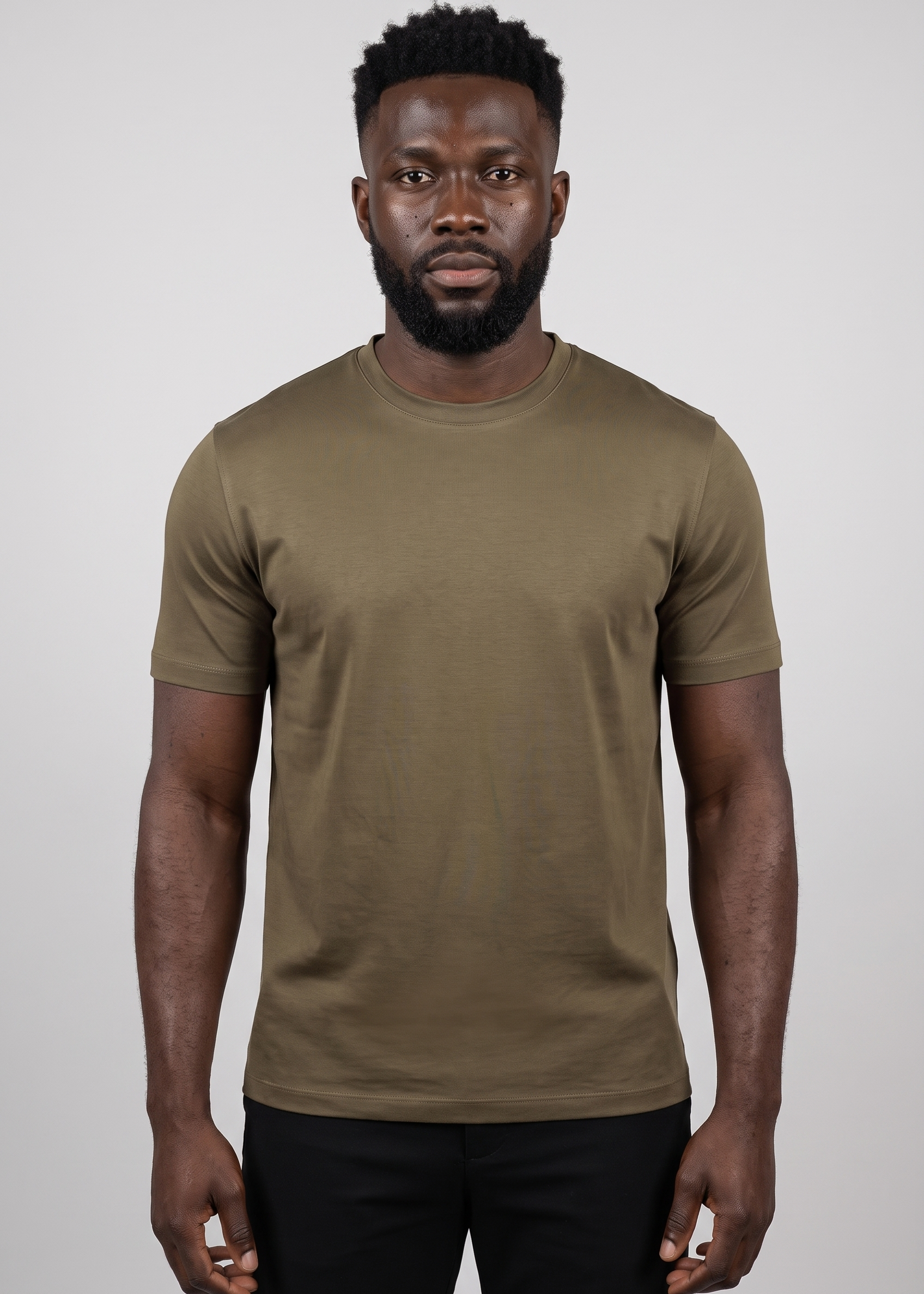 T-shirt vert olive MONVALERE porte, vue de face