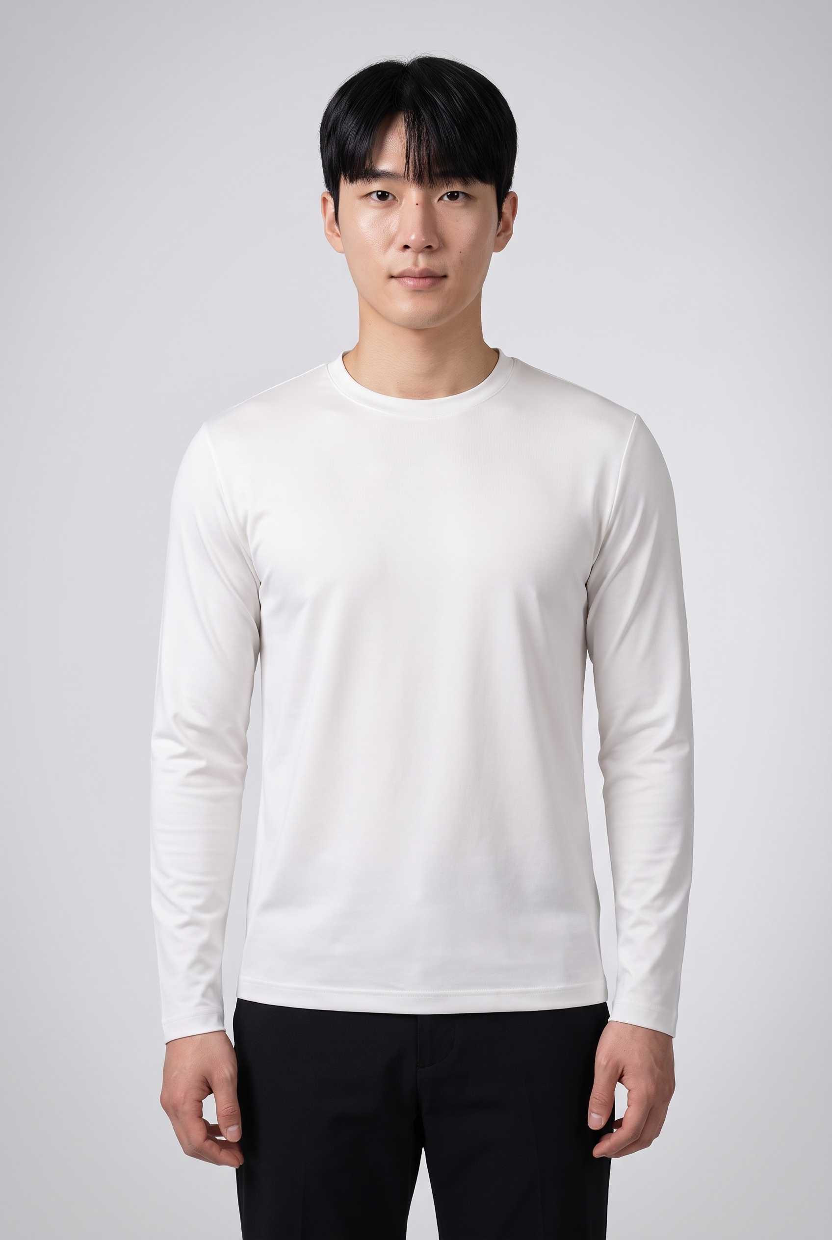 T-shirt manches longues blanc MONVALERE porte, vue de face