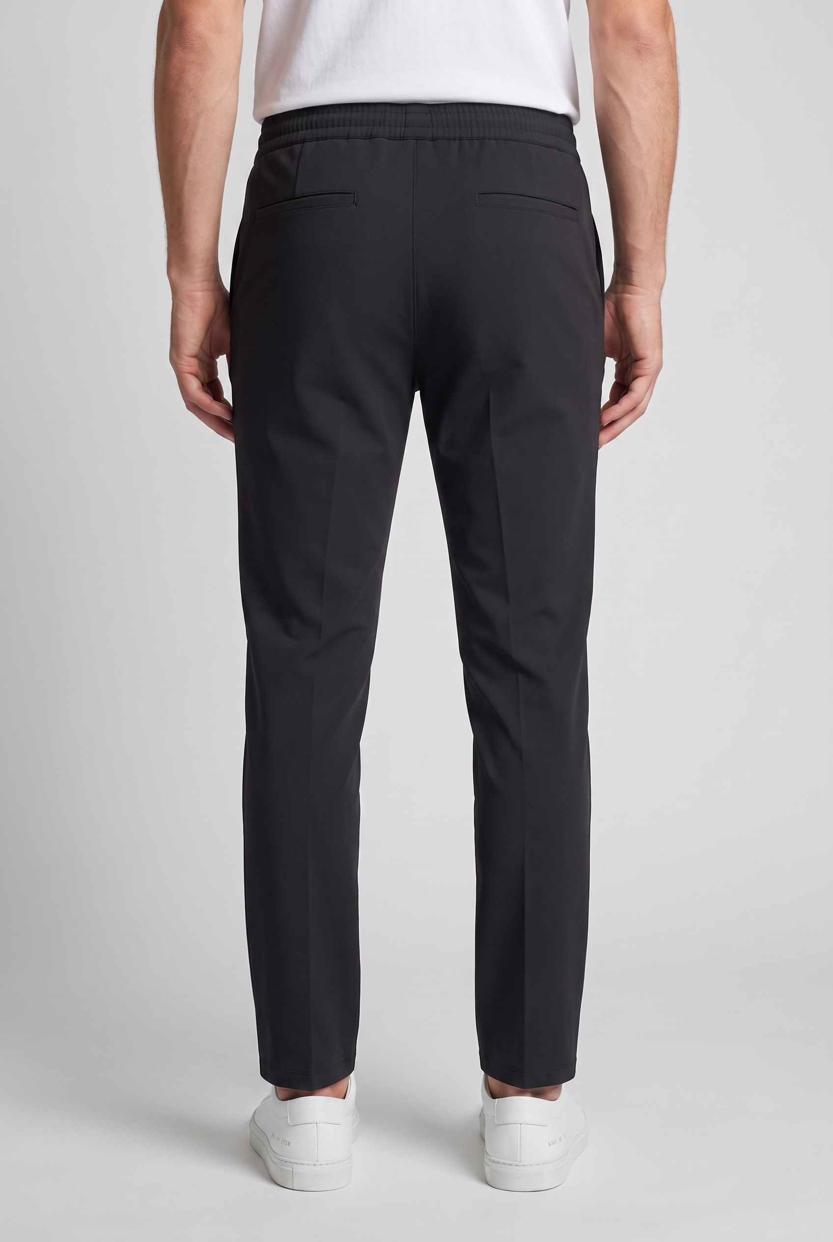 Pantalon noir MONVALERE vu de dos