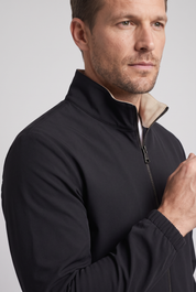 Detail de la veste noire MONVALERE : col a doublure beige et zip