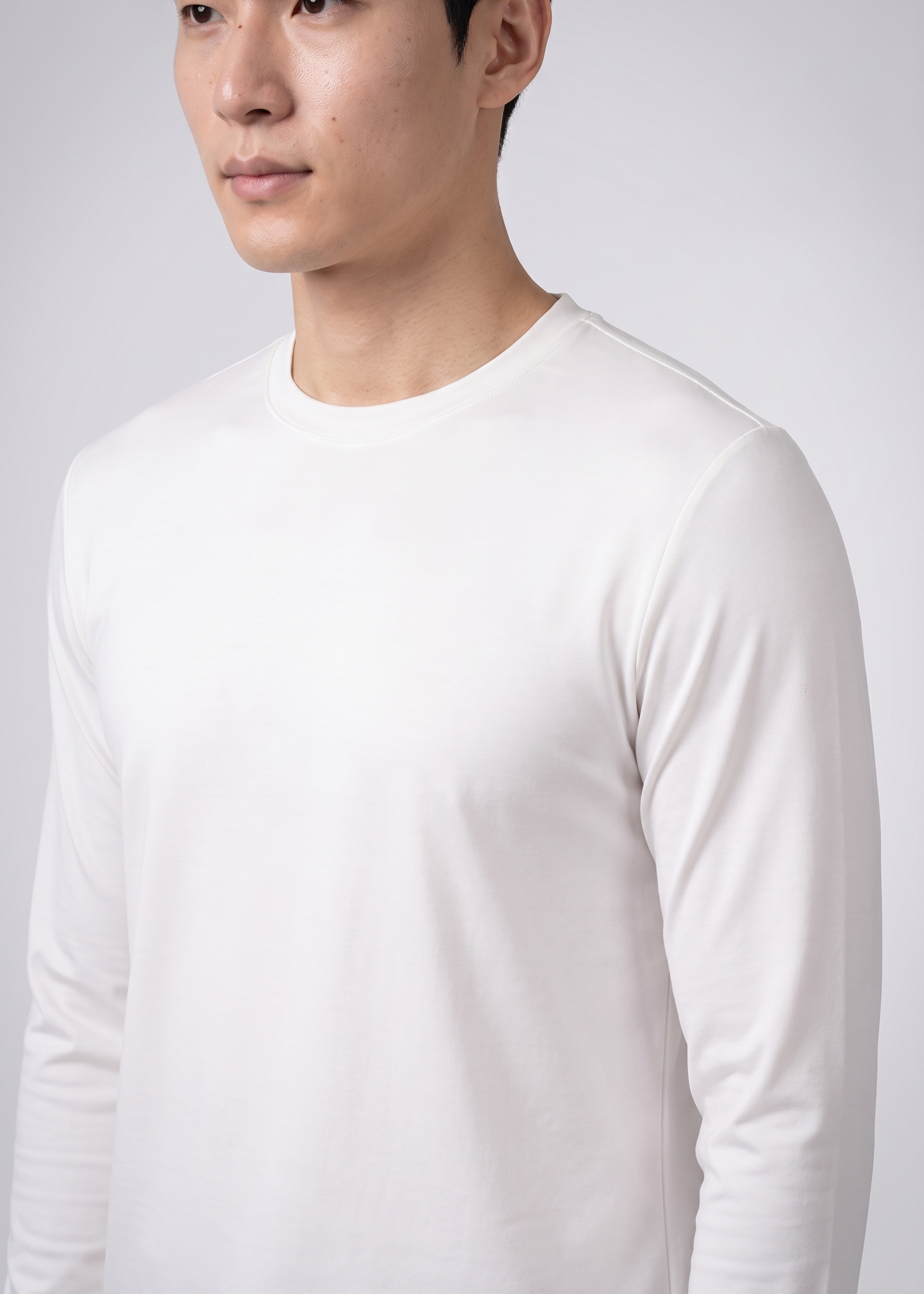 Detail du t-shirt manches longues blanc MONVALERE