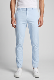 Chino Pants Baby Blue MONVALERE, vue de face
