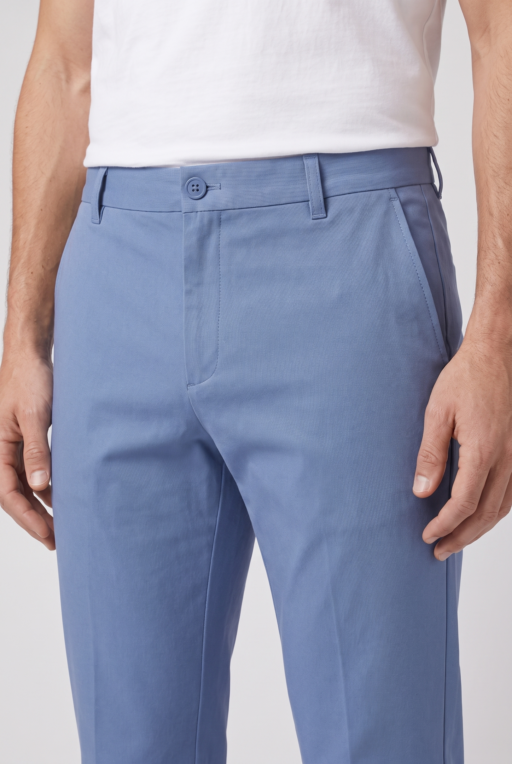 Chino Pants Cloud Blue MONVALERE, detail