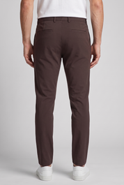 Chino Pants Espresso MONVALERE, vue de dos