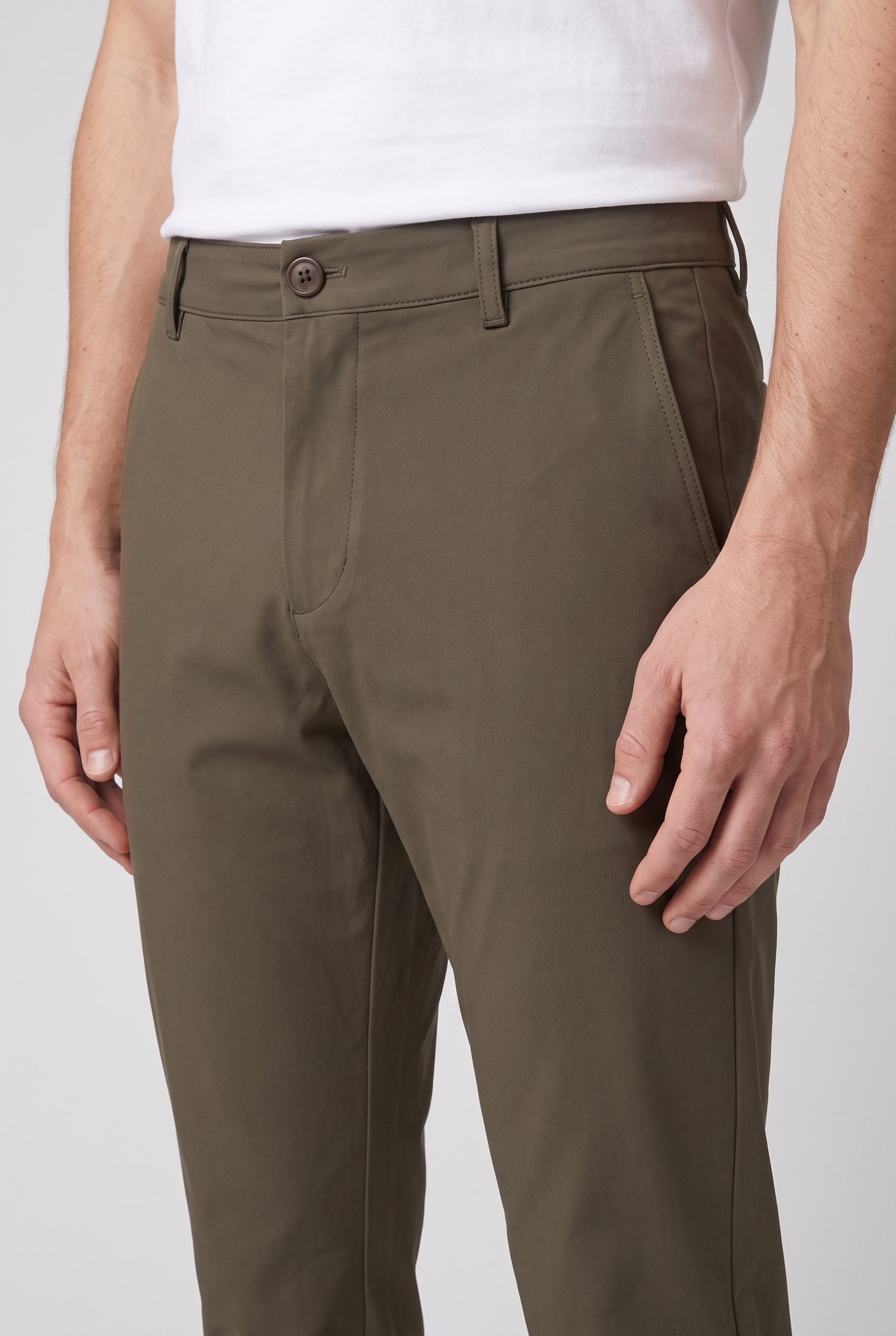 Chino Pants Olive MONVALERE, detail