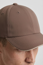 Microfibre Cap Espresso MONVALERE, detail