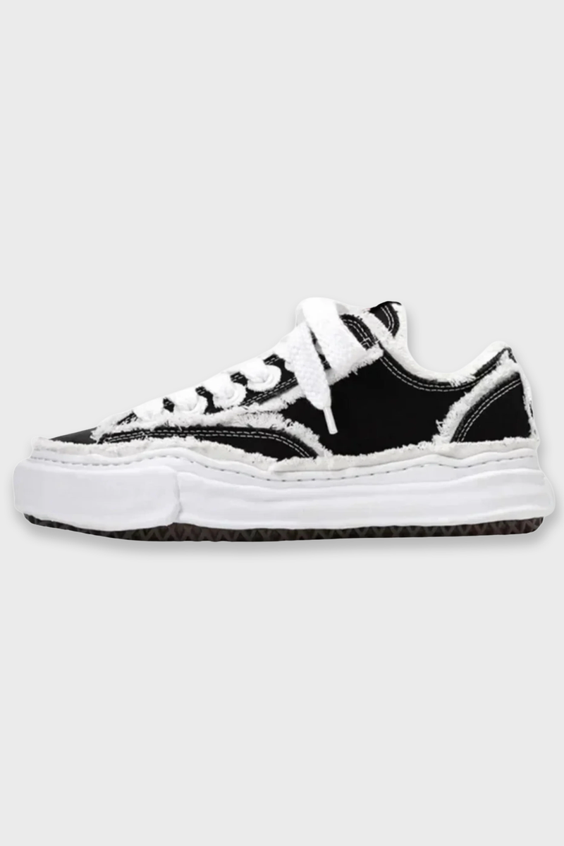 SUTORA SNEAKER