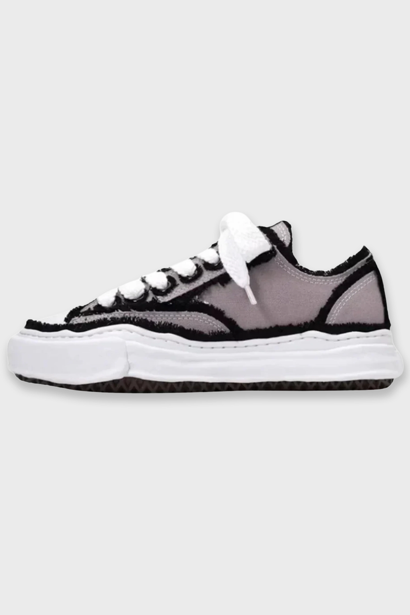 SUTORA SNEAKER