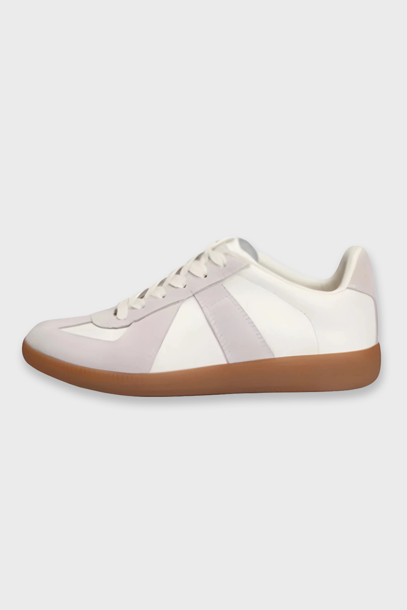 URVE SNEAKER